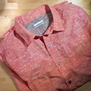 Columbia Omni wick button down